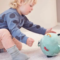 Discount Balle sensorielle sonore Joe (15 cm) Balle / Cube D'Activités