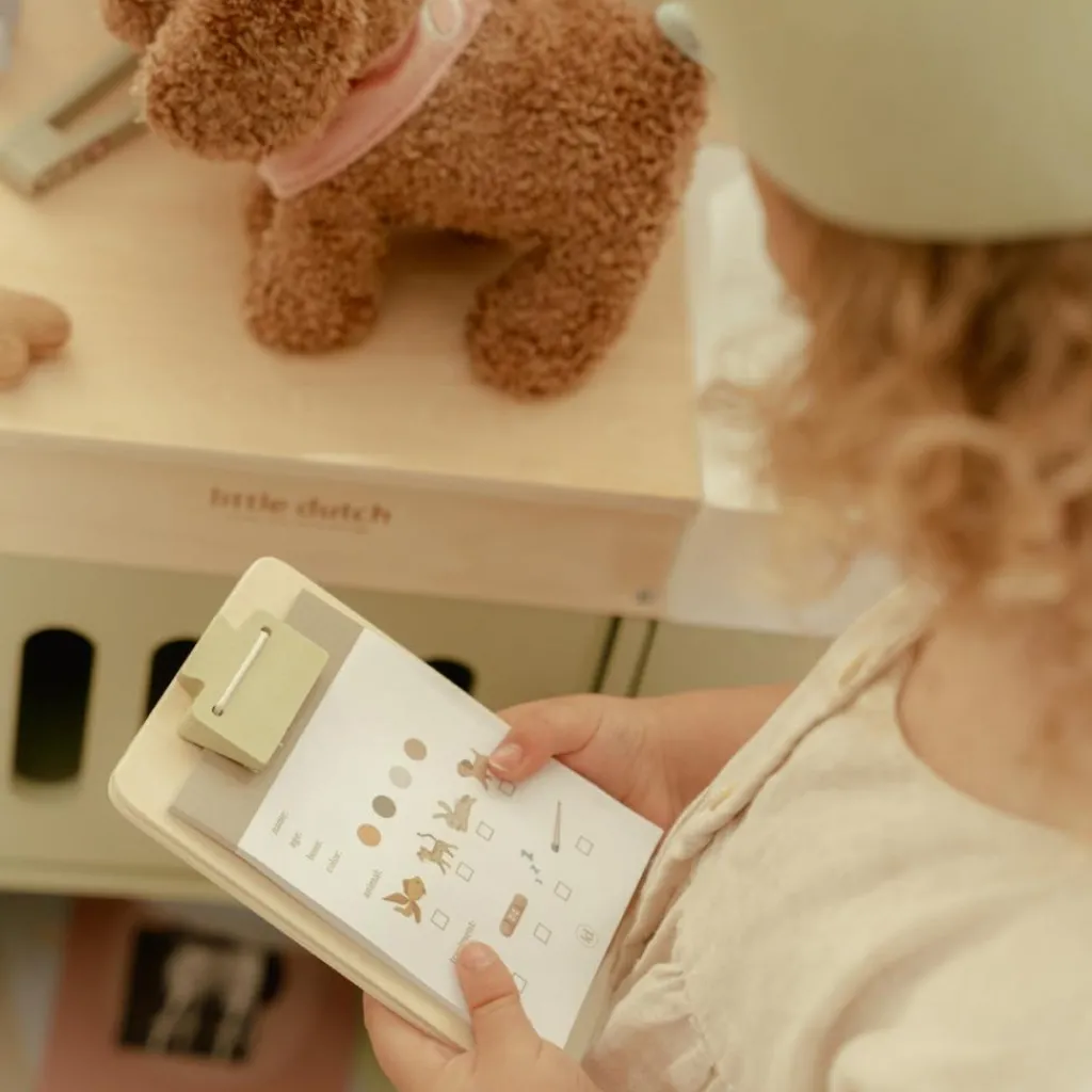 Cabinet de vétérinaire en bois FSC Docteur / Vétérinaire