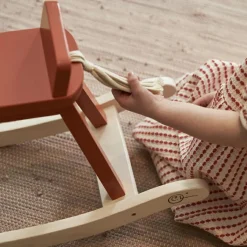 Cheval à bascule rouge orangé Carl Larsson Jouet À Bascule