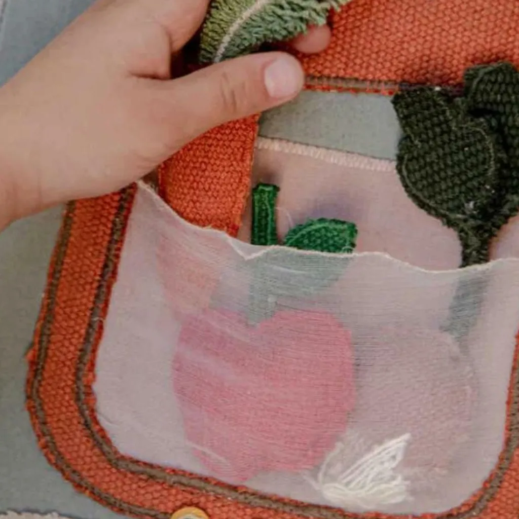 Sale Livre bébé en coton Cool kids eat healthy x Oli & Carol (30 x 27 cm) Livre Bébé En Tissu