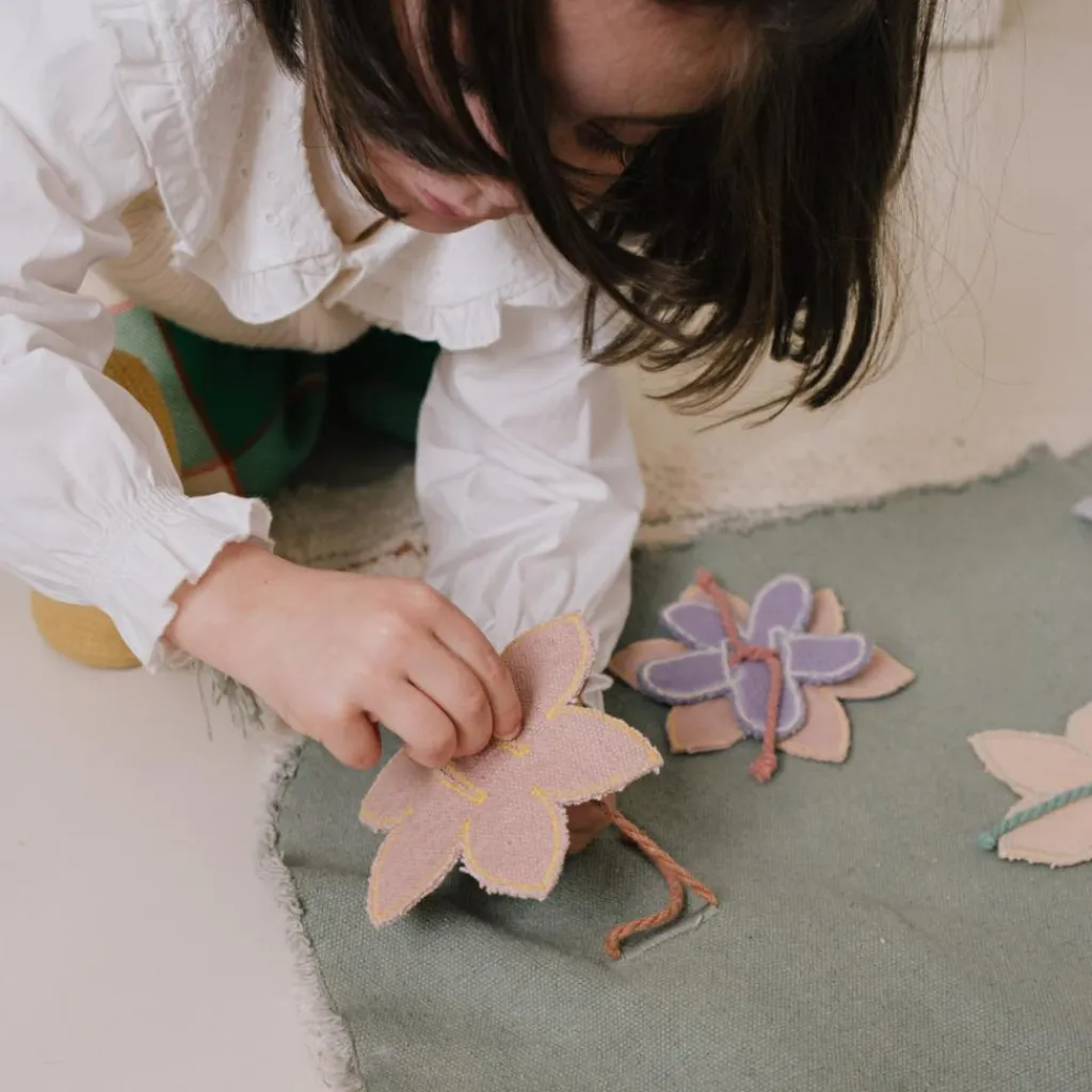 Mallette textile Green Toy Flower Garden Jeu De Motricité Fine