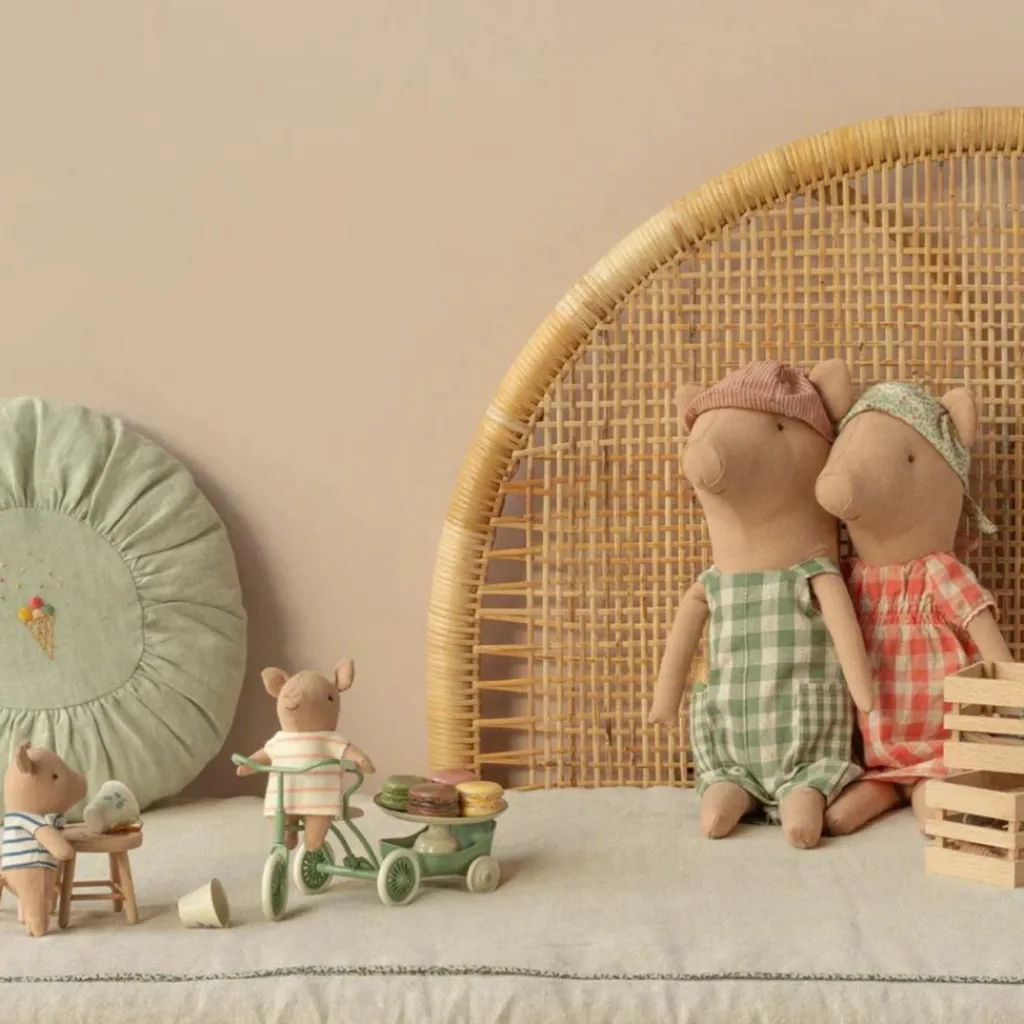 Discount Peluche Bébé cochon fille et sa caisse Peluche Moyenne (20-59 Cm)