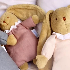 Hot Peluche hochet lapin nid d'ange en coton bio rose poudré (20 cm) Peluche Moyenne (20-59 Cm)