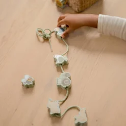 Clearance Perles en bois à lacer Little Farm Jouet À Encastrer